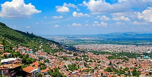 Bursa, Türkiye'de Bursa ilinin merkezi olan şehirdir. 